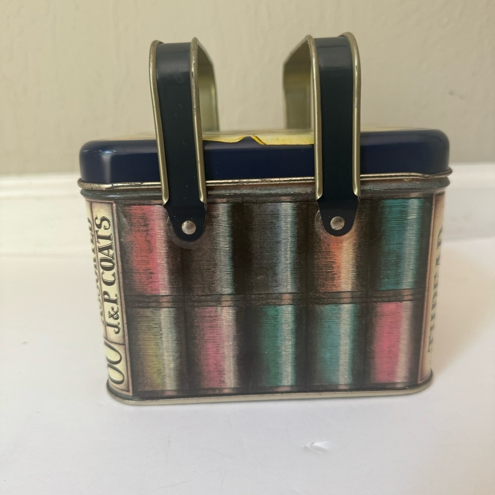 J & P COATS Vintage Tin Sewing Thread Box - Picture 8 of 15